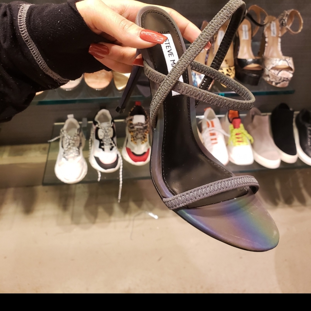 Shoe - Picture 4 of 4